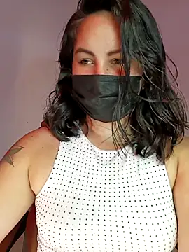 Snapshot of Aiunii1 chatting on November 14, 1:43 pm Aiunii1 online show from November 14, 1:43 pm