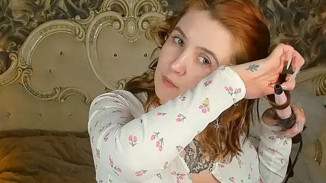 Melanie Stoun online show from March 7, 3:28 pm