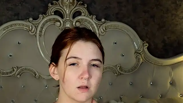 Melanie Stoun online show from September 25, 7:01 am