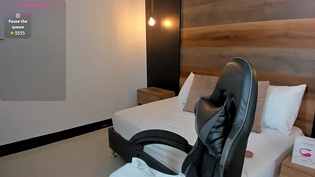 stephanya  online show from November 10, 7:24 pm