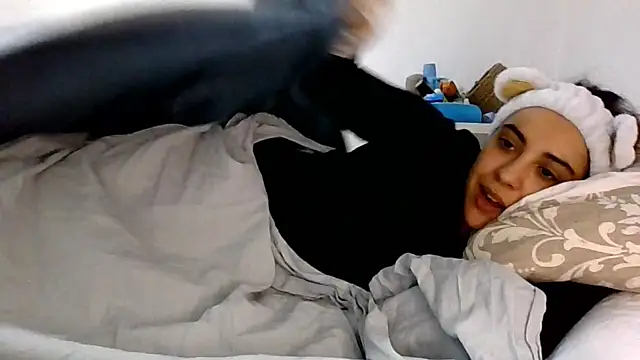 Snapshot of Ursumi1 chatting on November 3, 2:51 pm Ursumi1 online show from November 3, 2:51 pm