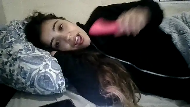 Snapshot of Ursumi1 chatting on November 29, 9:18 pm Ursumi1 online show from November 29, 9:18 pm