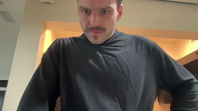 Snapshot of 69woodinson chatting on February 11, 2:11 pm 69woodinson online show from February 11, 2:11 pm