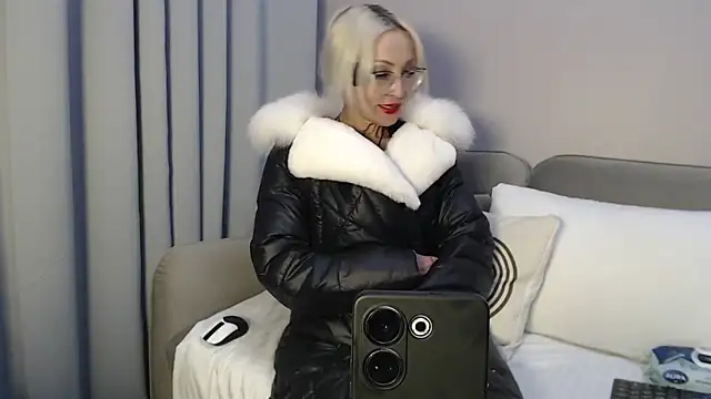 Snapshot of Milforja chatting on February 11, 9:46 pm Milforja online show from February 11, 9:46 pm