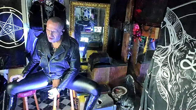 BULGEDEMON online show from November 29, 2:20 pm