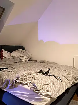 Snapshot of SunbakedMedal71 chatting on March 13, 10:27 pm SunbakedMedal71 online show from March 13, 10:27 pm