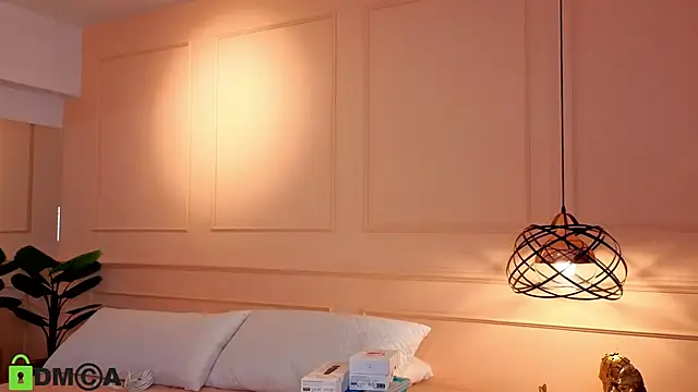 SHARONN     online show from November 14, 4:00 am