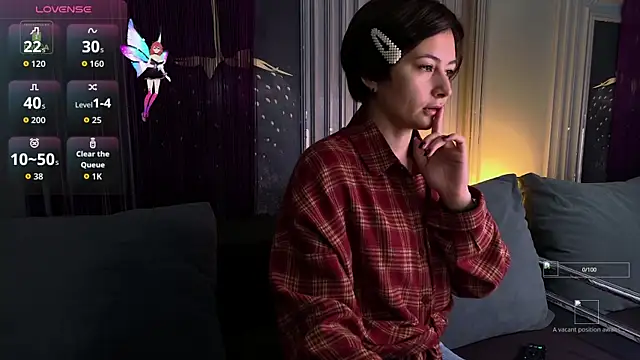 Ishtar Divine online show from November 6, 3:24 pm