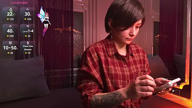 Ishtar Divine online show from December 4, 3:21 pm