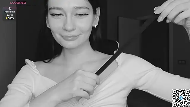 Misty Rose online show from January 13, 1:28 pm