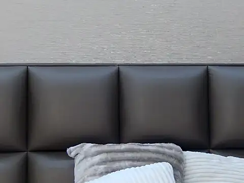 FoxyJoy online show from April 1, 11:00 am