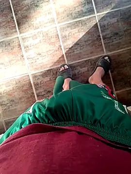 Snapshot of paubabando_ chatting on December 16, 9:25 am paubabando online show from December 16, 9:25 am