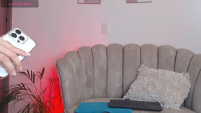 Tamaraa Serra online show from March 13, 4:56 pm