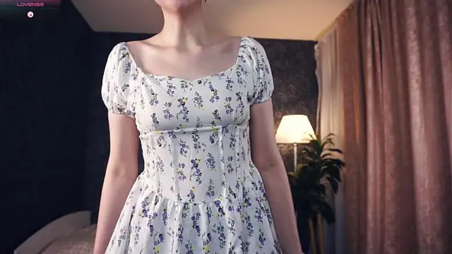 MoiraHavins online show from November 27, 5:09 am