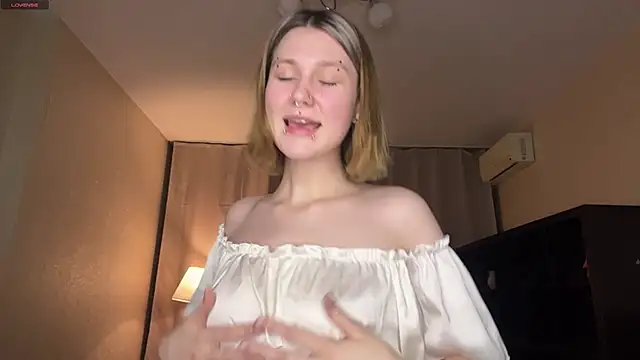 MoiraHavins online show from February 17, 5:08 pm