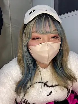 Snapshot of YUNA-yuna chatting on December 27, 3:37 pm YUNA-yuna online show from December 27, 3:37 pm