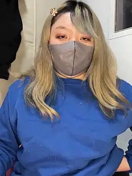 Snapshot of YUNA-yuna chatting on January 3, 2:51 pm YUNA-yuna online show from January 3, 2:51 pm