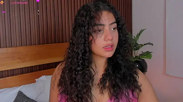 Snapshot of yaya23x chatting on October 20, 2:39 pm yaya23x online show from October 20, 2:39 pm