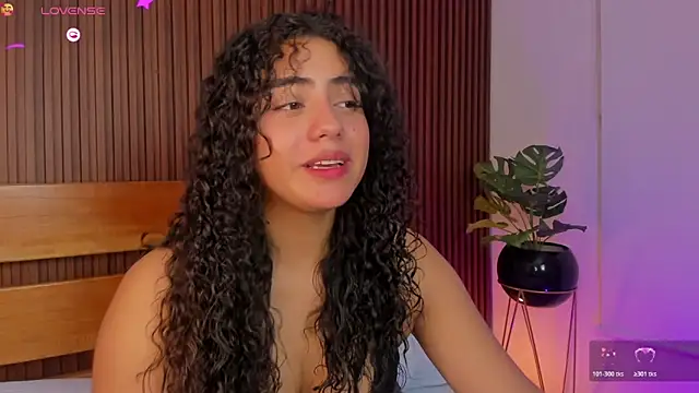 Snapshot of yaya23x chatting on November 5, 2:06 pm yaya23x online show from November 5, 2:06 pm