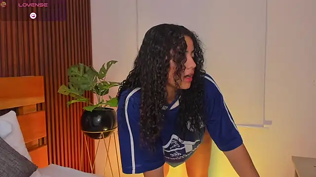 Snapshot of yaya23x chatting on November 19, 2:39 pm yaya23x online show from November 19, 2:39 pm