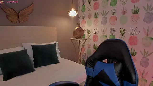 yaya23x online show from March 18, 2:42 pm