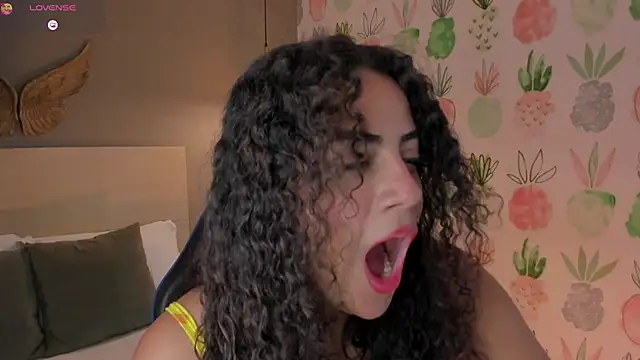 yaya23x online show from March 26, 1:38 pm