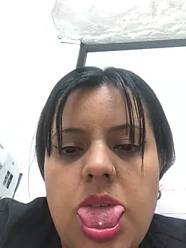Snapshot of tuty_Tap chatting on March 4, 12:44 pm tuty Tap online show from March 4, 12:44 pm