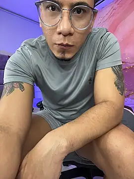 JoshMillerr  online show from March 6, 12:29 am