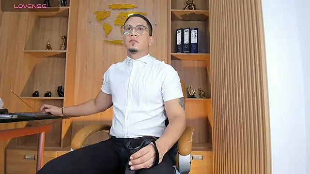 Snapshot of JoshMillerr_ chatting on June 27, 11:37 am JoshMillerr online show from June 27, 11:37 am