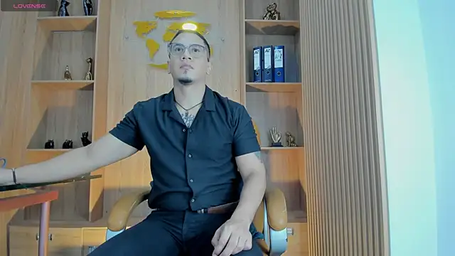 Snapshot of JoshMillerr_ chatting on July 1, 11:34 am JoshMillerr online show from July 1, 11:34 am