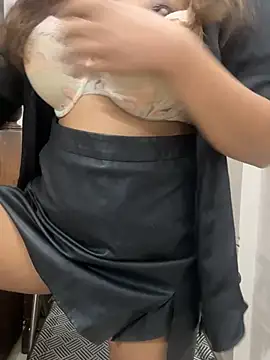 HoneyBearCpl online show from March 25, 4:02 pm