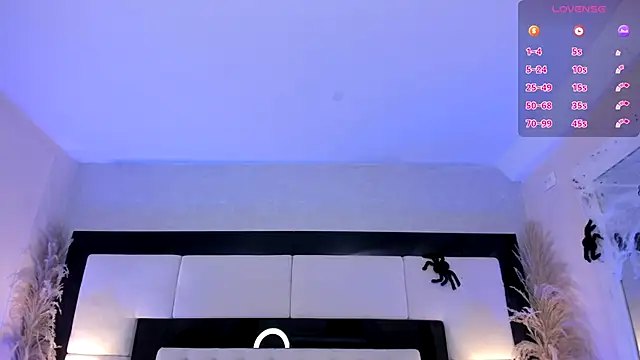 Snapshot of CarlaRossi_ chatting on October 13, 7:36 pm CarlaRossi online show from October 13, 7:36 pm