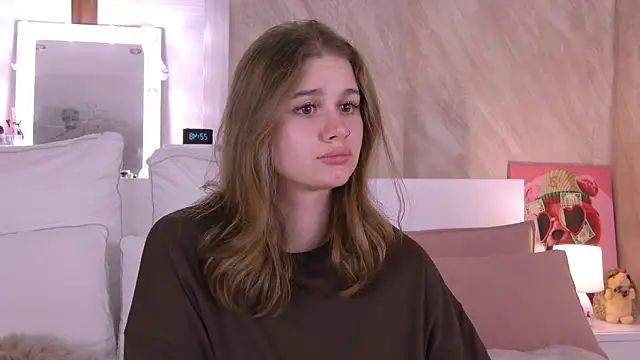 EllieHayes online show from October 18, 7:47 pm