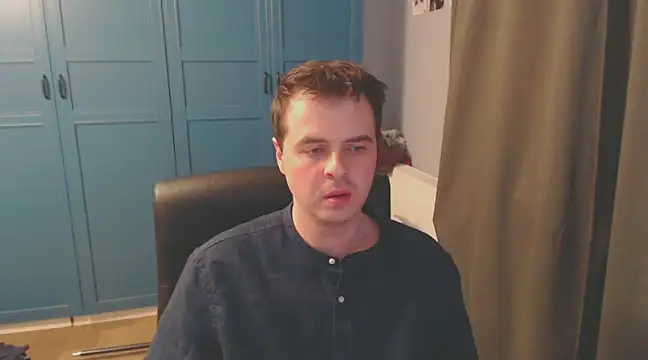 Snapshot of CuteMan33 chatting on December 9, 7:39 am CuteMan33 online show from December 9, 7:39 am