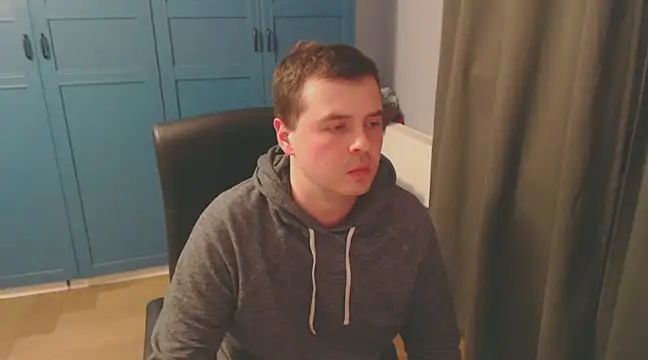 Snapshot of CuteMan33 chatting on December 9, 8:23 pm CuteMan33 online show from December 9, 8:23 pm