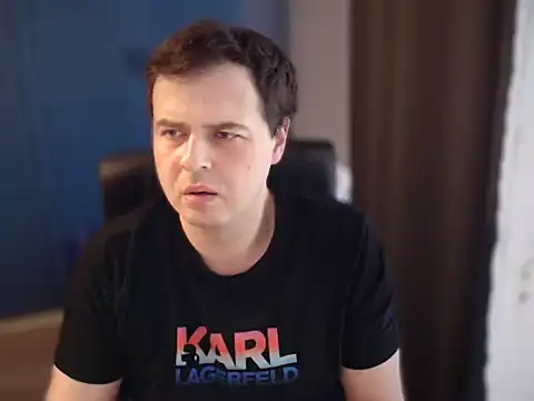 Snapshot of CuteMan33 chatting on December 16, 11:26 am CuteMan33 online show from December 16, 11:26 am