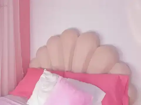 Snapshot of _cherrykingsley1 chatting on November 4, 2:32 am cherrykingsley1 online show from November 4, 2:32 am