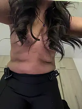 Snapshot of Adele_Sweett chatting on July 9, 10:41 am Adele Sweett online show from July 9, 10:41 am