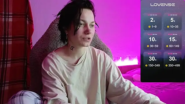 esajukyy online show from November 25, 1:11 pm