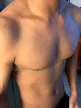 Snapshot of nick__yy chatting on October 14, 10:05 am nick yy online show from October 14, 10:05 am