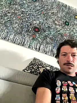 Snapshot of zenzero87 chatting on October 27, 7:56 am zenzero87 online show from October 27, 7:56 am