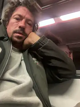 Snapshot of zenzero87 chatting on December 19, 5:20 pm zenzero87 online show from December 19, 5:20 pm