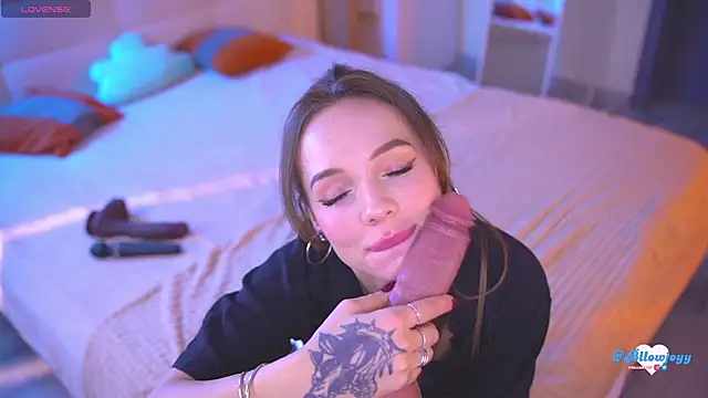 Bllowjoyy online show from October 13, 7:08 am