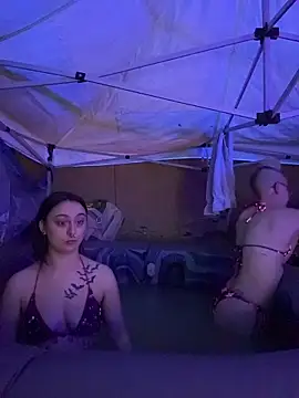 Snapshot of Stonermama666420 chatting on February 2, 4:55 am Stonermama666420 online show from February 2, 4:55 am