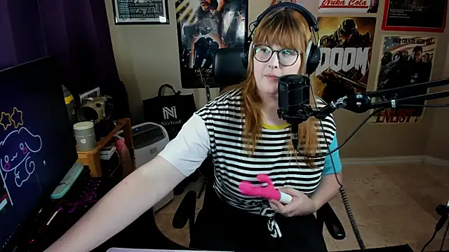 HannahCastle96 online show from August 6, 12:23 am