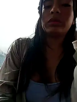 Snapshot of Danna-linyi chatting on February 8, 3:53 pm Danna-linyi online show from February 8, 3:53 pm