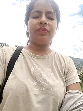 Snapshot of Danna-linyi chatting on February 19, 6:10 pm Danna-linyi online show from February 19, 6:10 pm