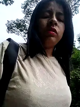 Snapshot of Danna-linyi chatting on February 21, 2:59 pm Danna-linyi online show from February 21, 2:59 pm