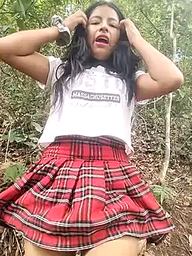 Snapshot of Danna-linyi chatting on February 24, 5:20 pm Danna-linyi online show from February 24, 5:20 pm