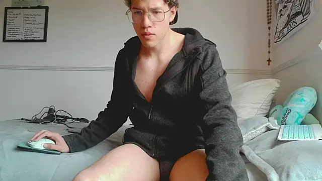 Snapshot of ethan_blake chatting on May 4, 3:30 pm ethan blake online show from May 4, 3:30 pm